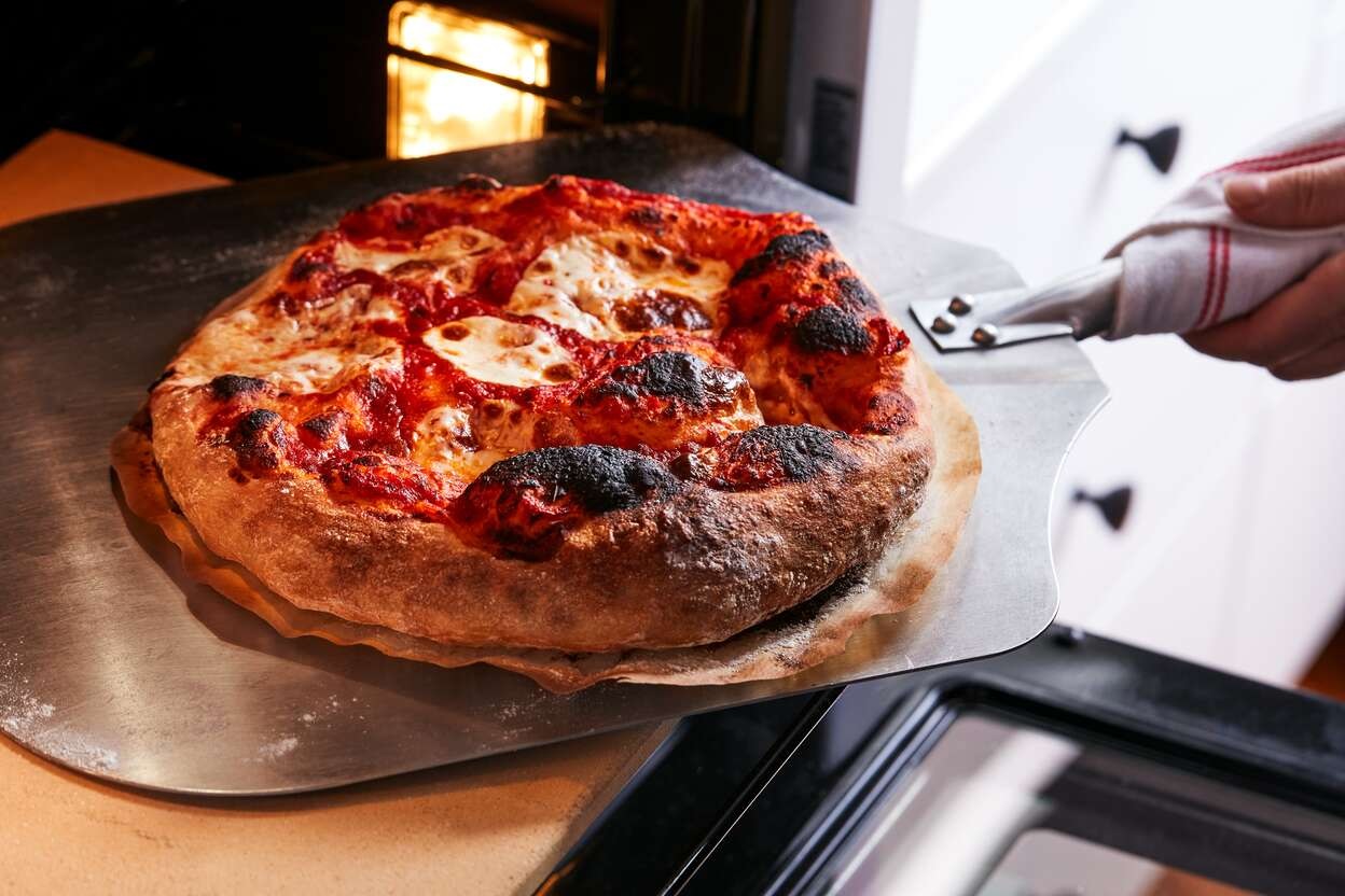 Cook Delicious Pizza at Home with a Pizza Oven